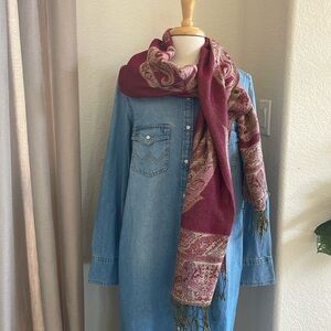 Burgundy and cream oblong fringed scarf